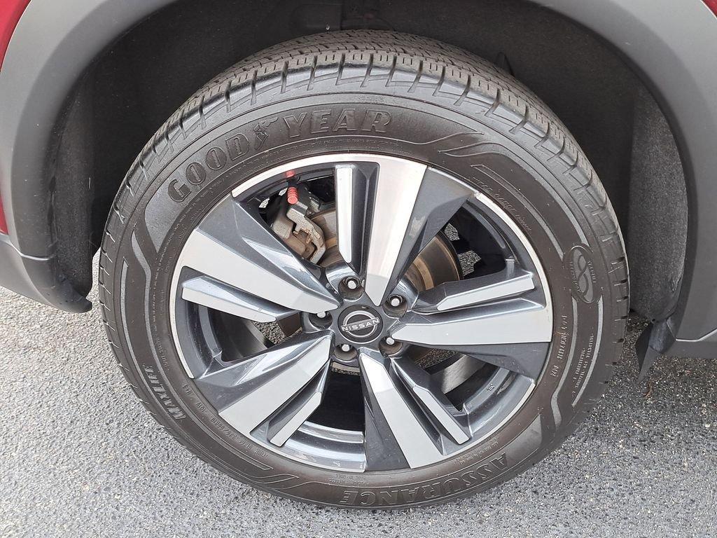 Nissan Rogue Platinum - Thumbnail 9