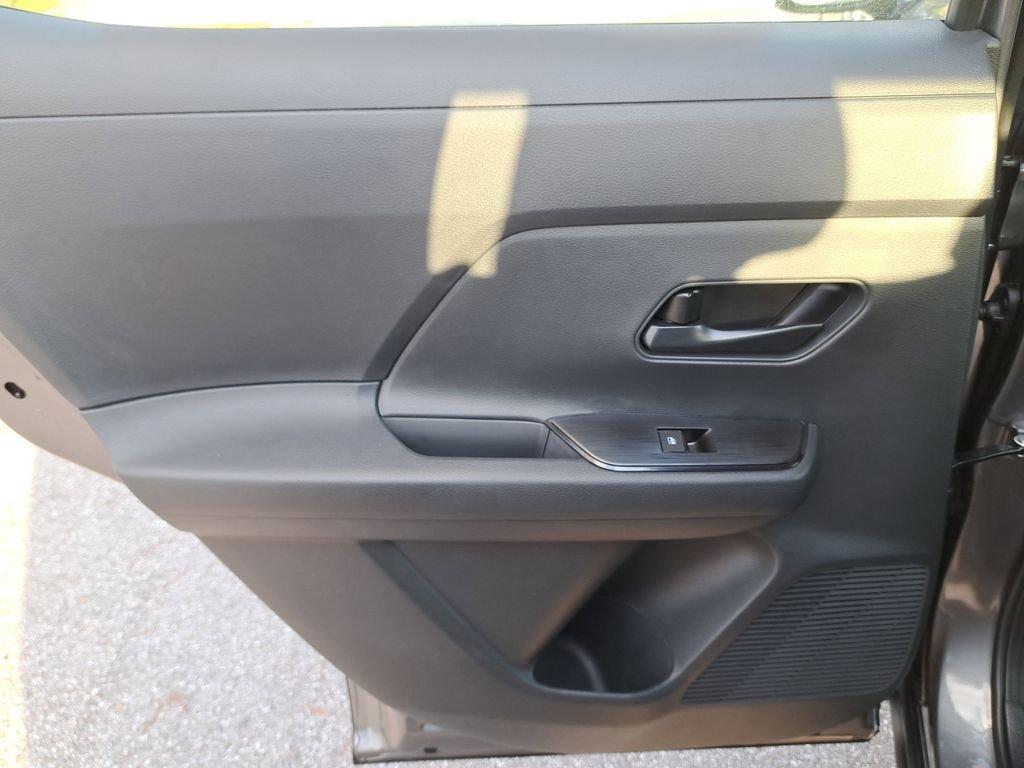 Nissan Kicks S - Thumbnail 15