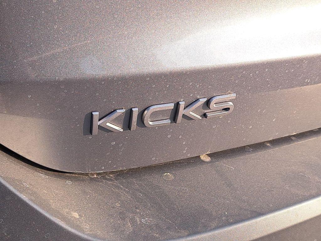 Nissan Kicks S - Thumbnail 10
