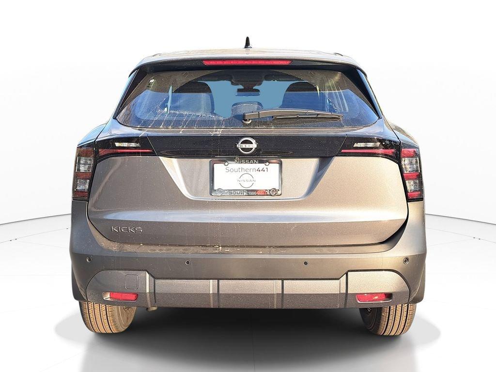Nissan Kicks S - Thumbnail 7