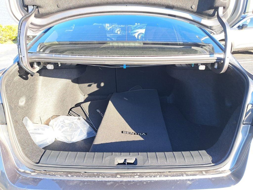 Nissan Sentra Sv - Thumbnail 11