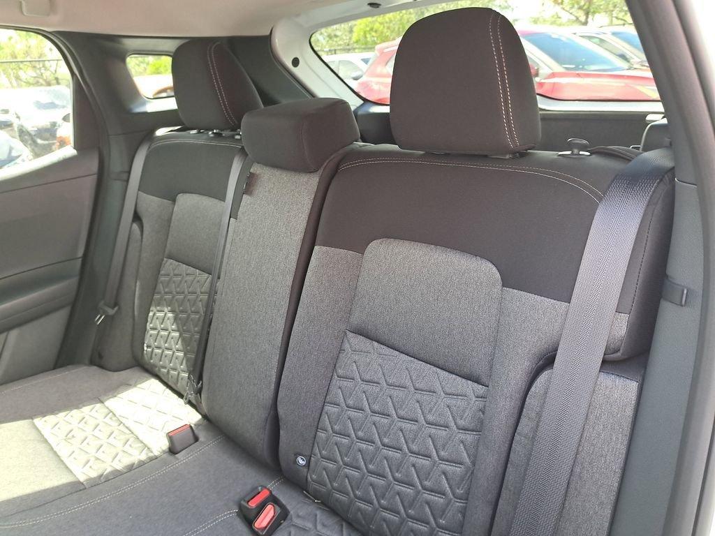 Nissan Kicks Sv - Thumbnail 13