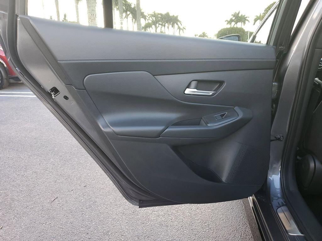 Nissan Sentra Sr - Thumbnail 17