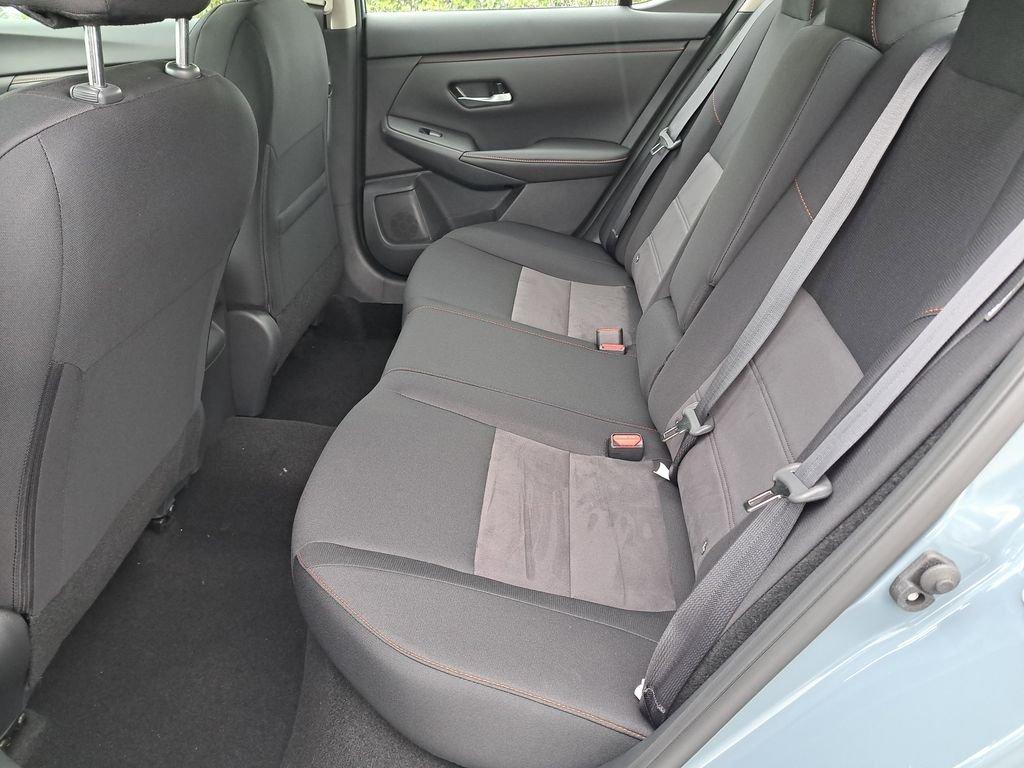 Nissan Sentra Sr - Thumbnail 13