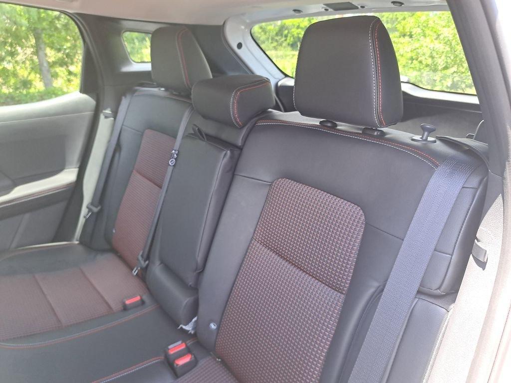 Nissan Kicks Sr - Thumbnail 14