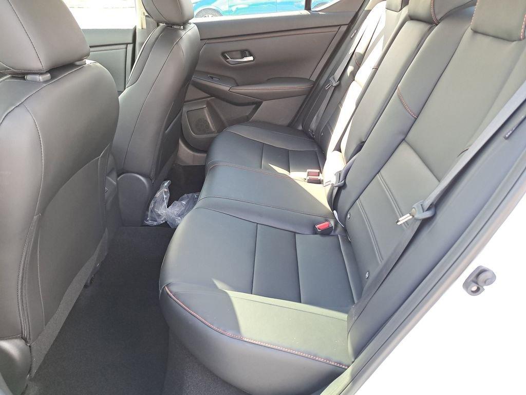 Nissan Sentra Sr - Thumbnail 13