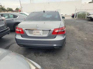 Mercedes-Benz E-Class - Thumbnail 3