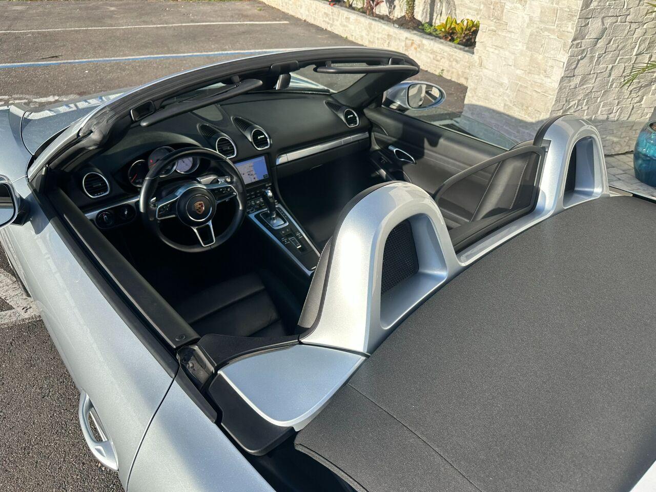 Porsche 718 Boxster - Thumbnail 12