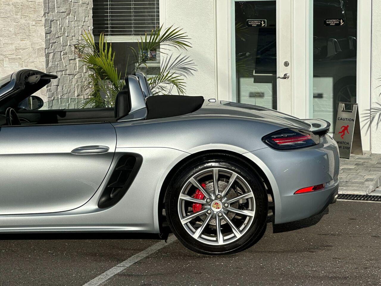Porsche 718 Boxster - Thumbnail 8