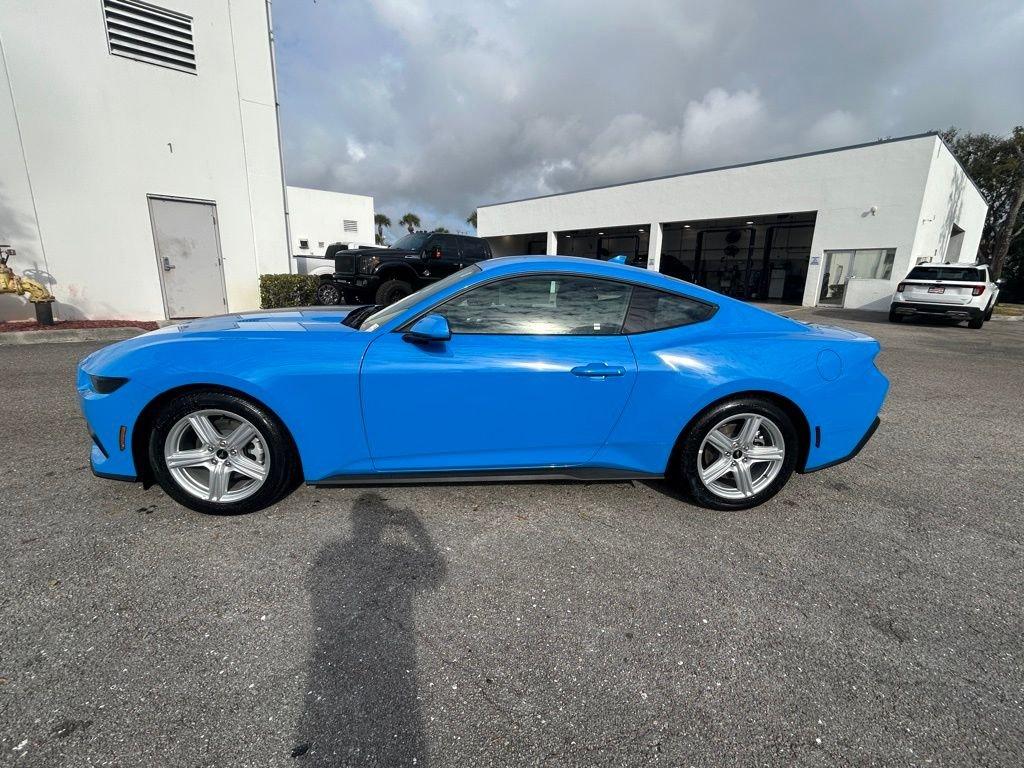 Ford Mustang Ecoboost® Fastback Rwd Fastback - Thumbnail 8