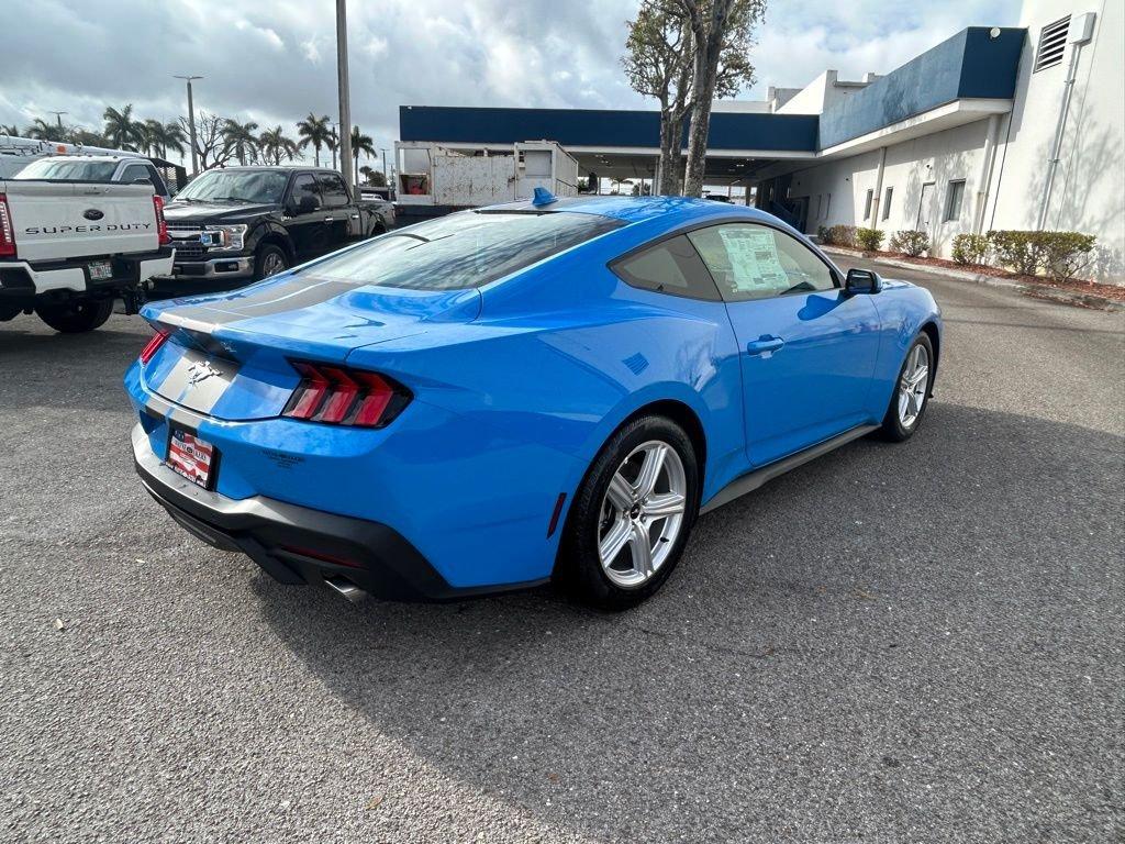 Ford Mustang Ecoboost® Fastback Rwd Fastback - Thumbnail 5