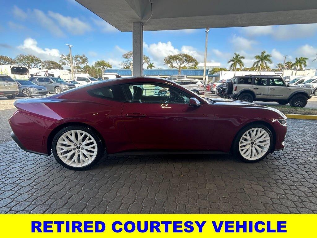 Ford Mustang Ecoboost® Premium Fastback Rwd Fastback - Thumbnail 5