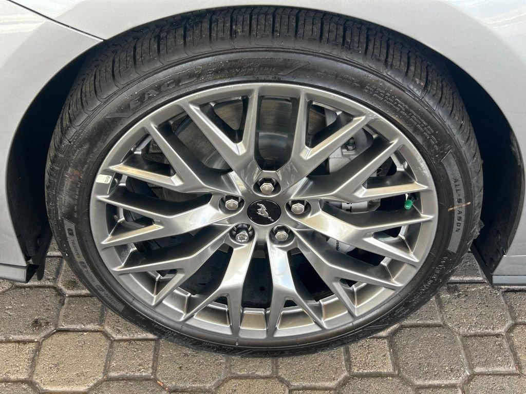 Ford Mustang Gt Premium Fastback Rwd Fastback - Thumbnail 18