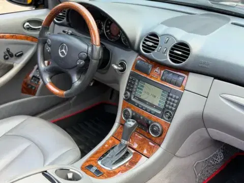 Mercedes-Benz Clk-Class Clk 550 Cabriolet 2D - Thumbnail 3