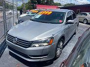 Volkswagen Passat - Thumbnail 2