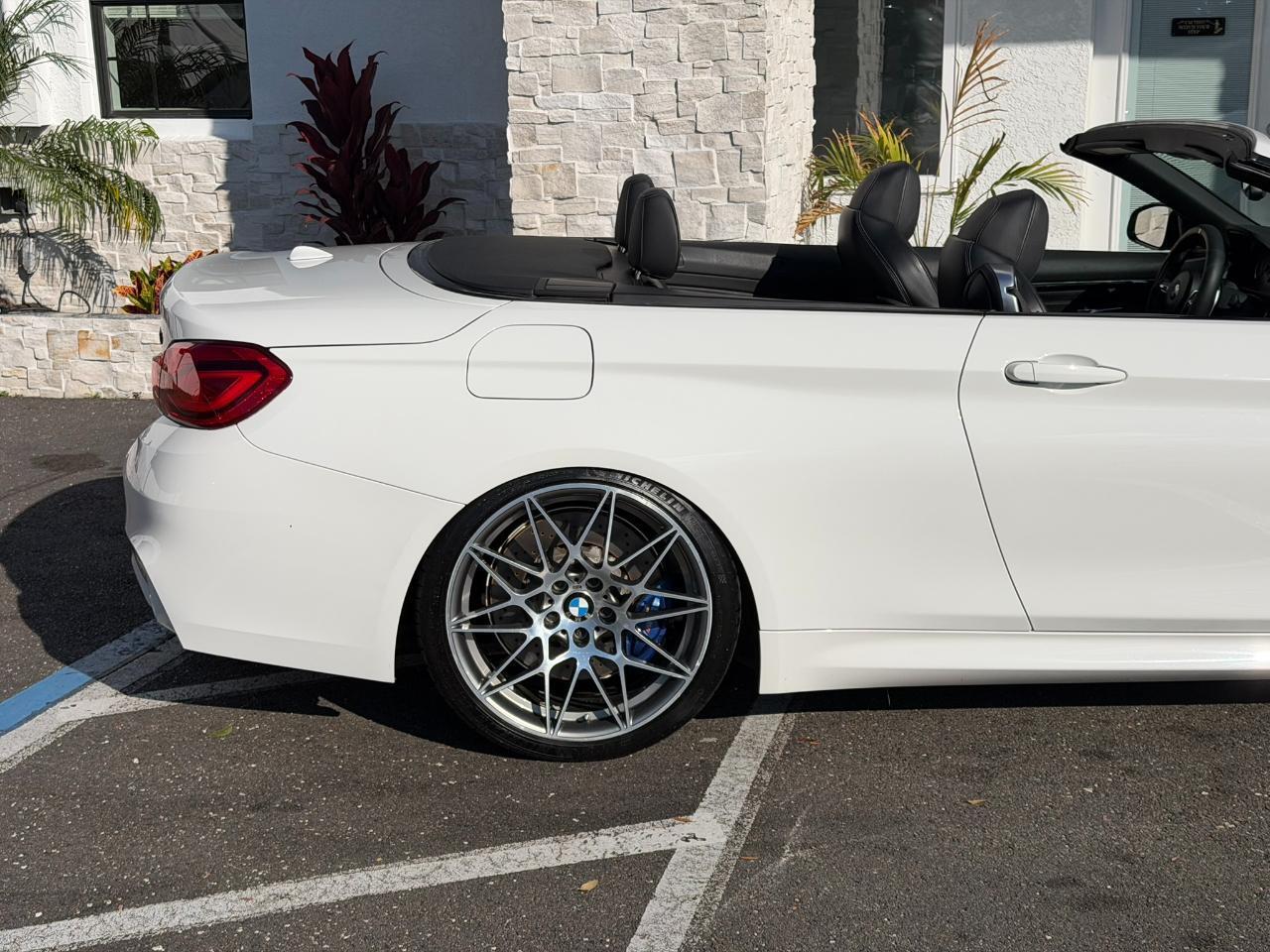 BMW M4 - Thumbnail 19