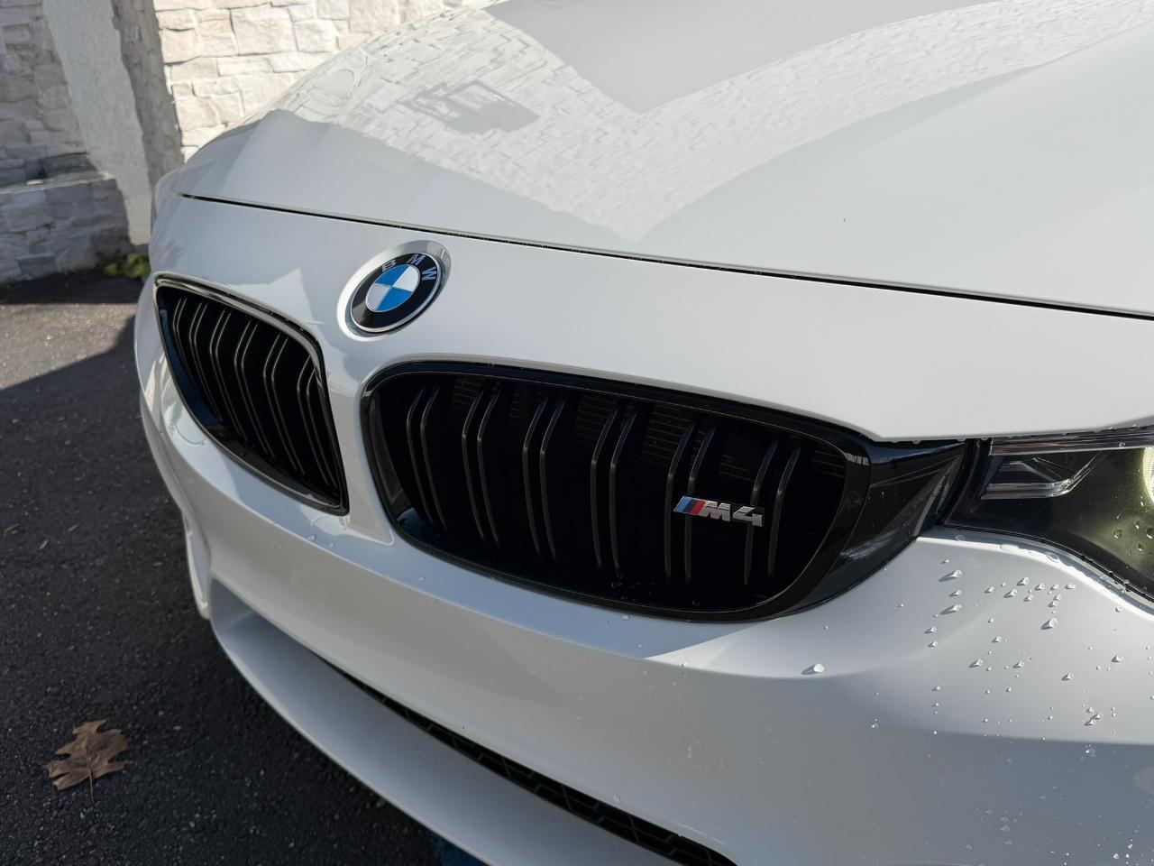 BMW M4 - Thumbnail 4