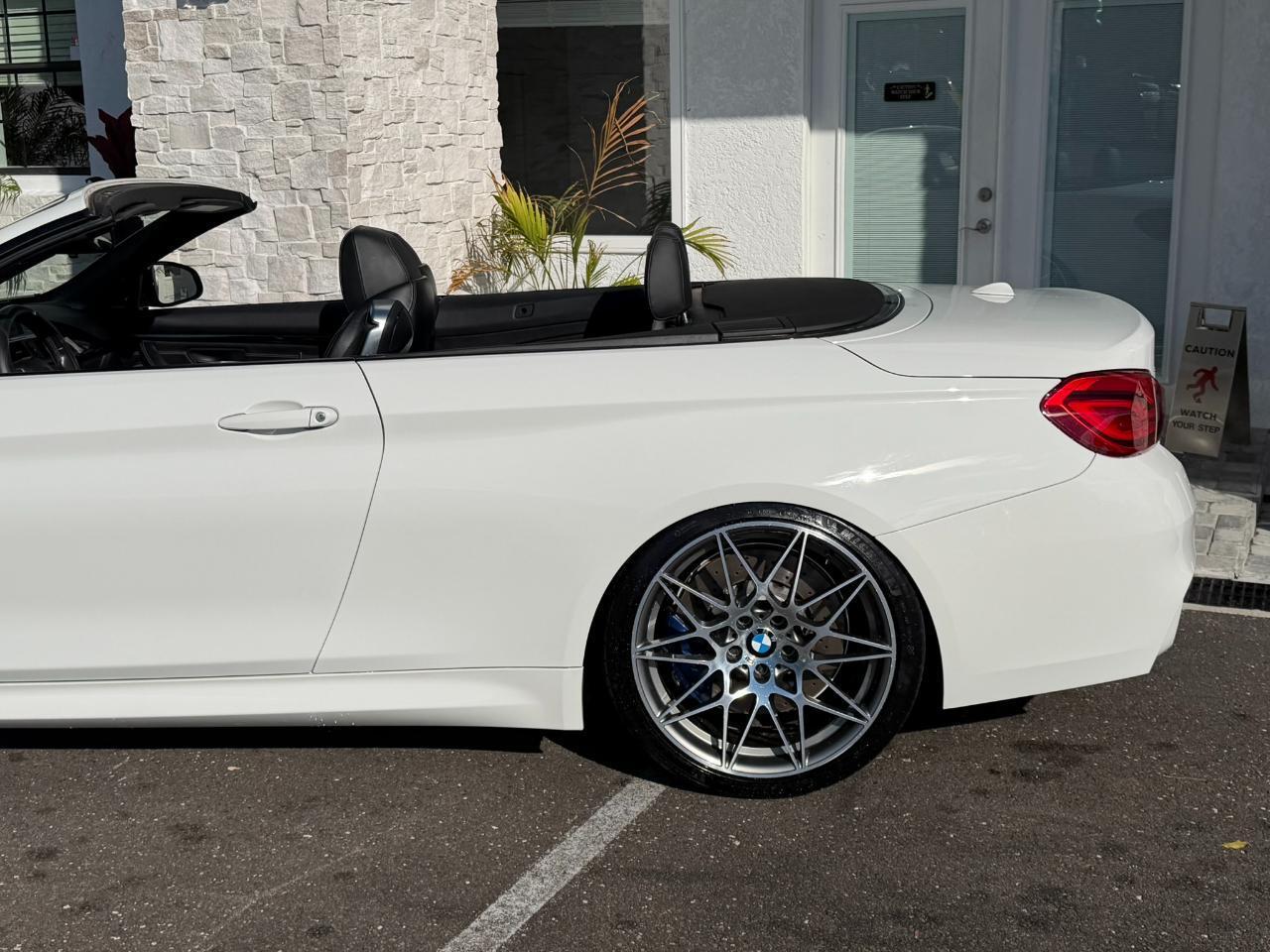 BMW M4 - Thumbnail 10
