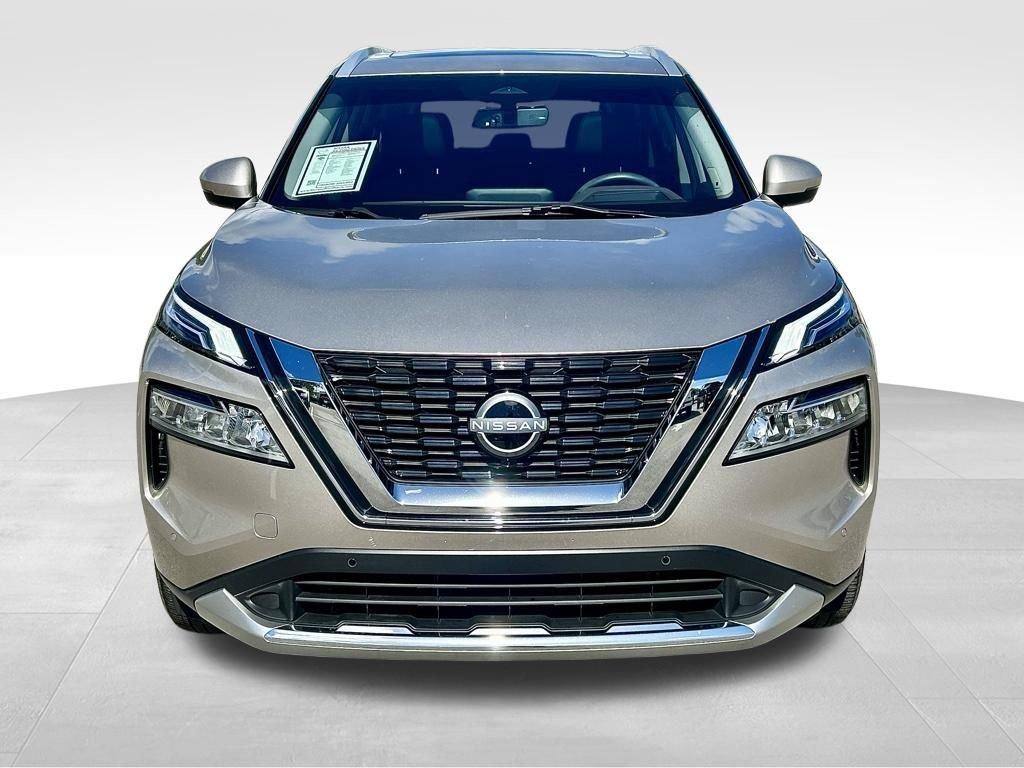 Nissan Rogue Platinum - Thumbnail 3