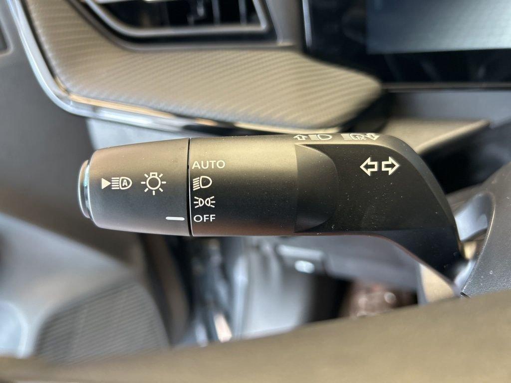 Nissan Kicks Sr - Thumbnail 20