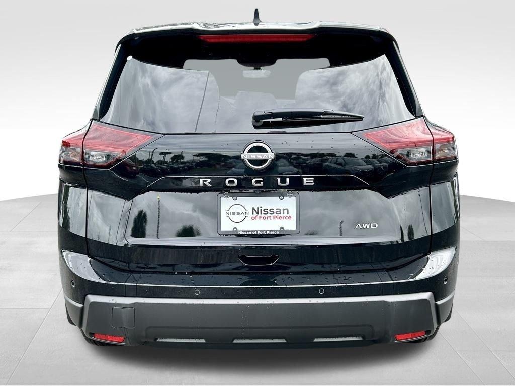 Nissan Rogue S - Thumbnail 6