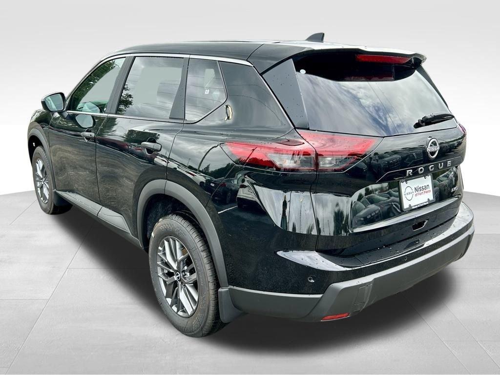 Nissan Rogue S - Thumbnail 5