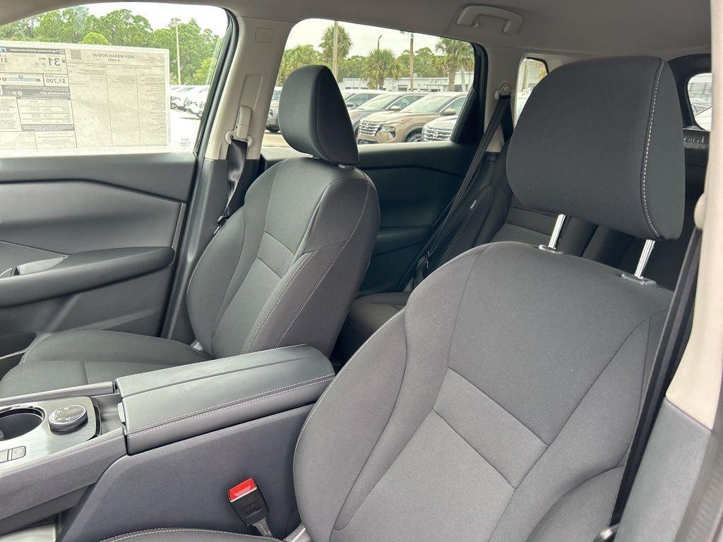 Nissan Rogue S - Thumbnail 16