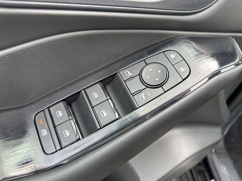 Nissan Rogue S - Thumbnail 14