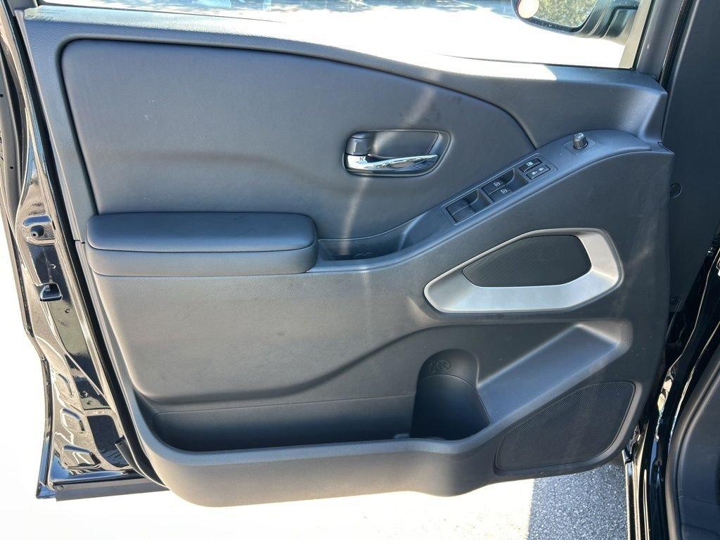 Nissan Frontier Crew Cab Sv - Thumbnail 13