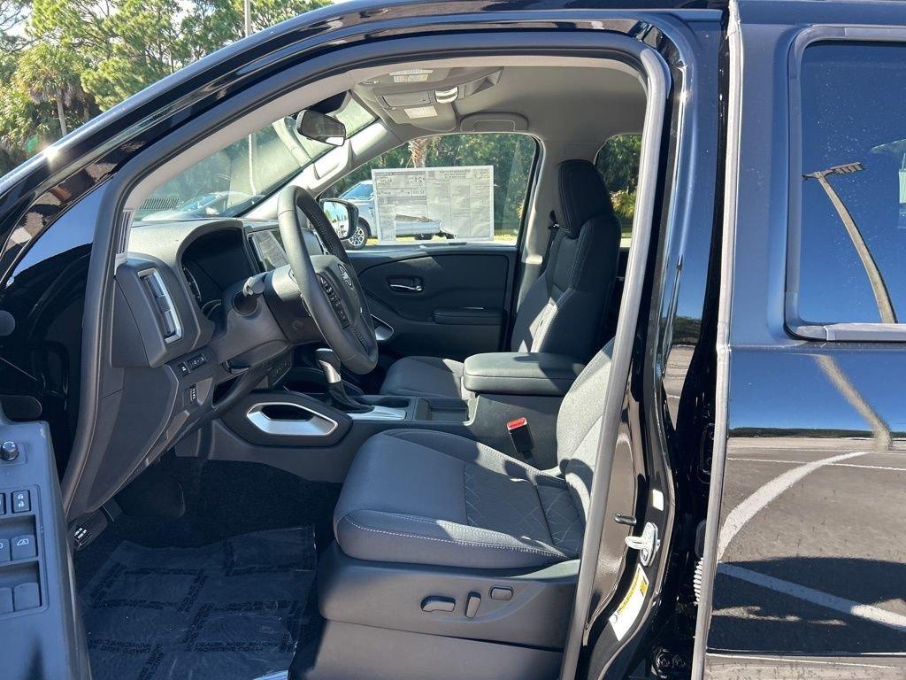 Nissan Frontier Crew Cab Sv - Thumbnail 11