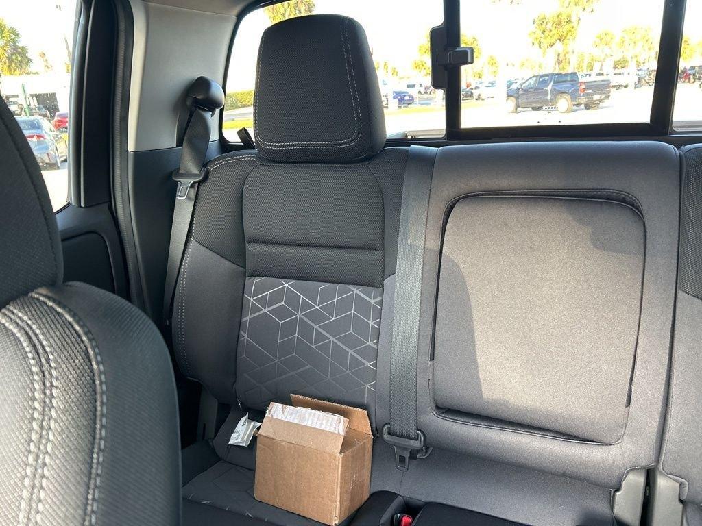 Nissan Frontier Crew Cab Sv - Thumbnail 14