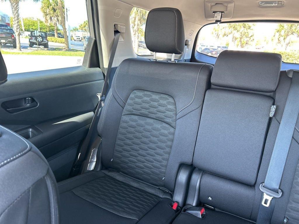 Nissan Pathfinder Sv - Thumbnail 14