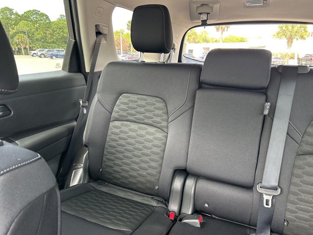 Nissan Pathfinder Sv - Thumbnail 14