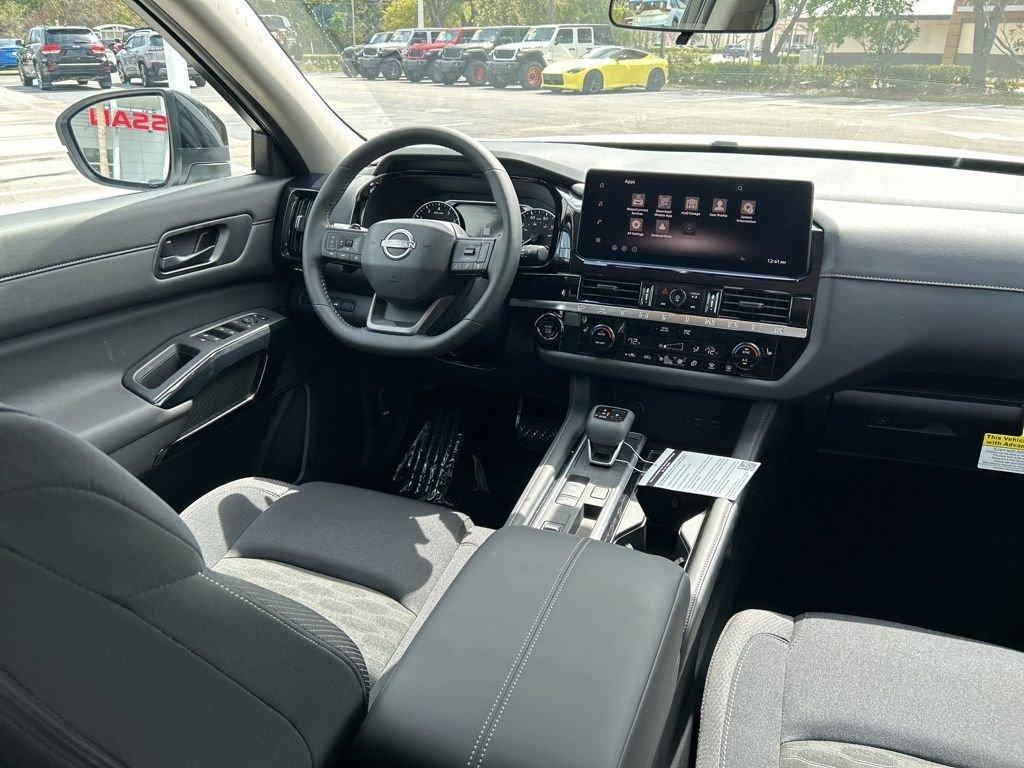 Nissan Pathfinder Sv - Thumbnail 11