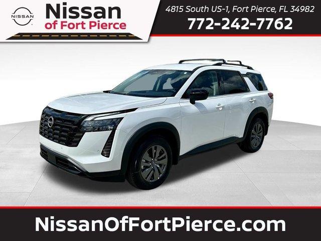 Nissan Pathfinder Sv - View 1