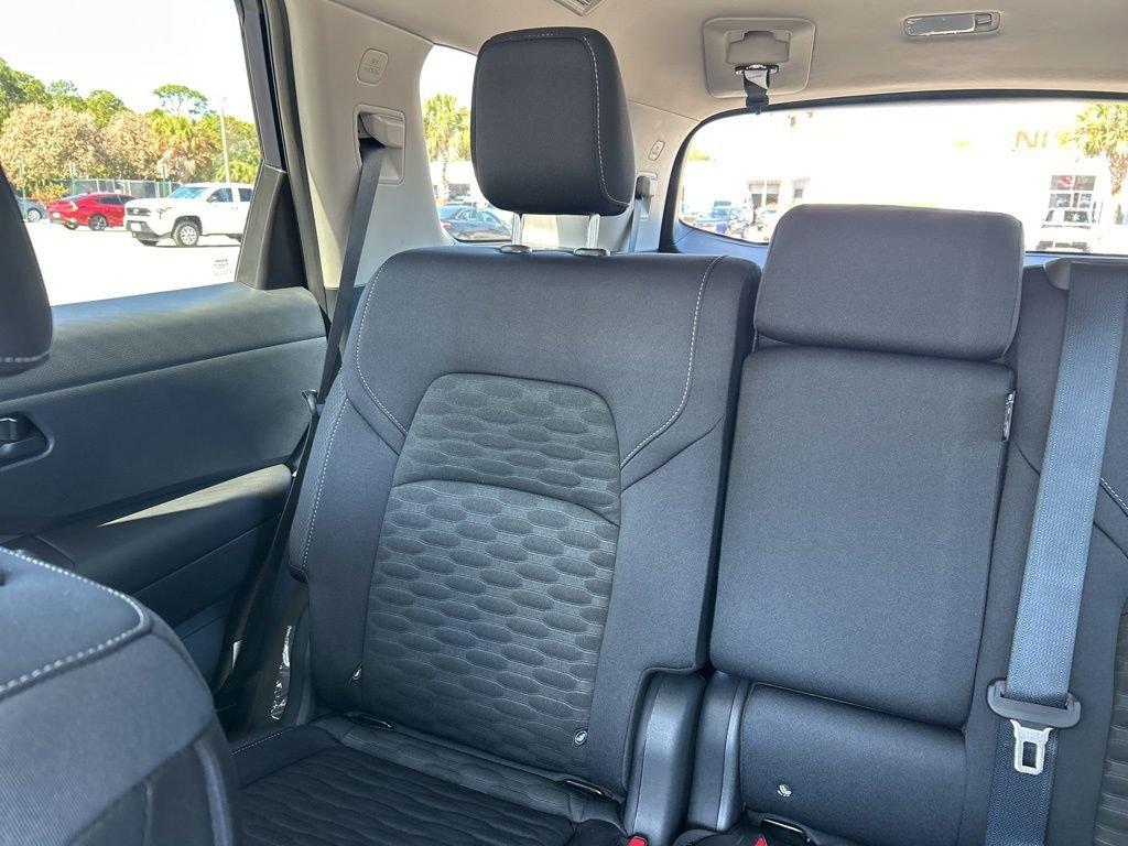 Nissan Pathfinder Sv - Thumbnail 14