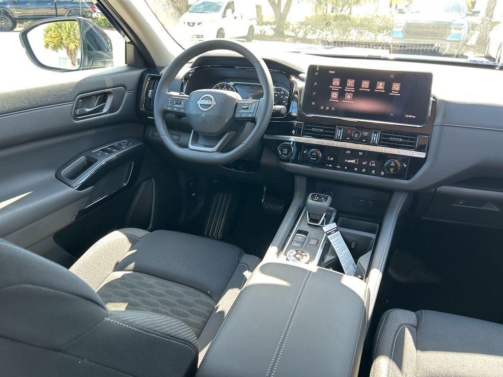 Nissan Pathfinder Sv - Thumbnail 11