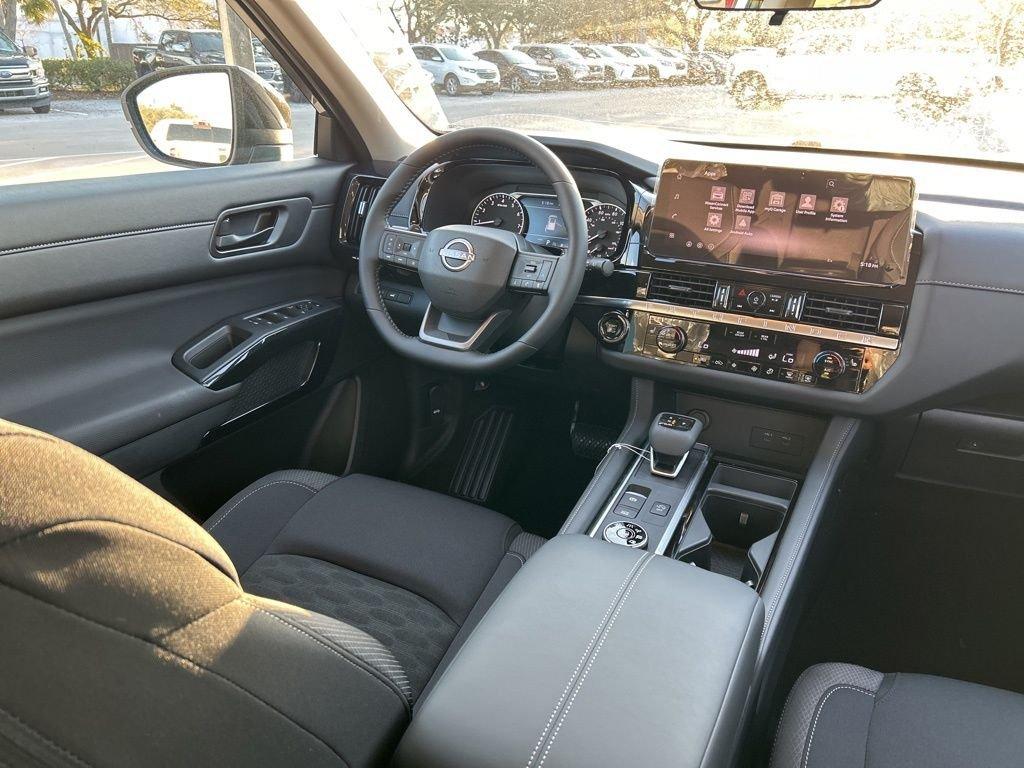 Nissan Pathfinder Sv - Thumbnail 11