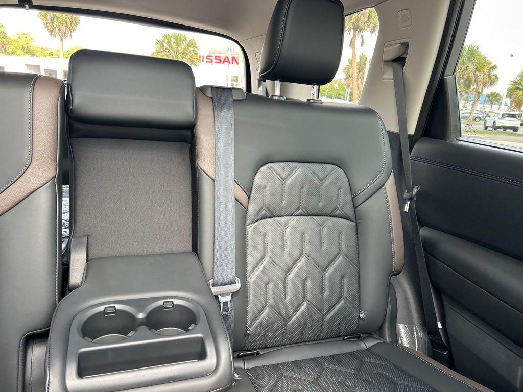 Nissan Pathfinder Platinum - Thumbnail 16