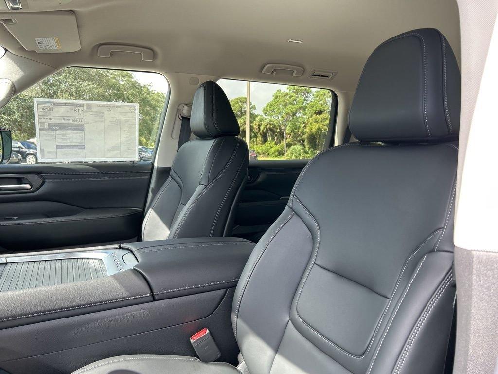 Nissan Armada Sv - Thumbnail 17