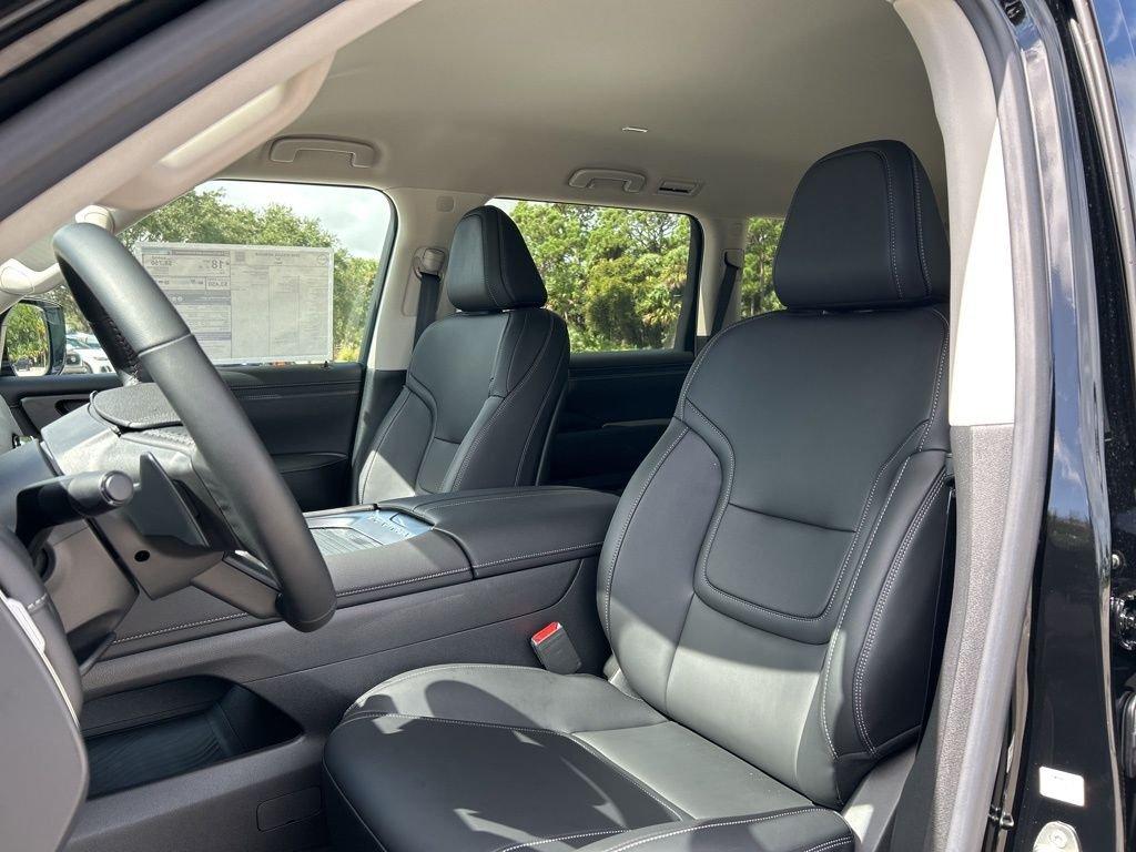 Nissan Armada Sv - Thumbnail 16