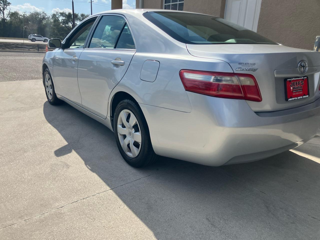 Toyota Camryse 5-Spd At - Thumbnail 4