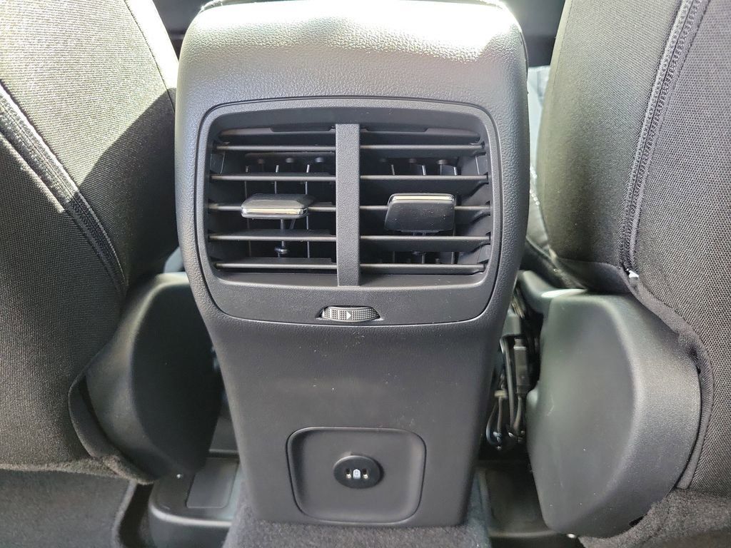 Ford Escape - Thumbnail 11