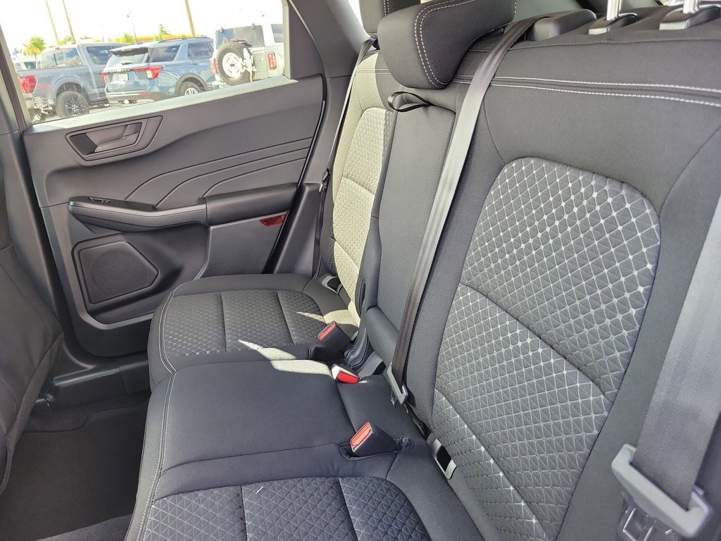 Ford Escape - Thumbnail 10