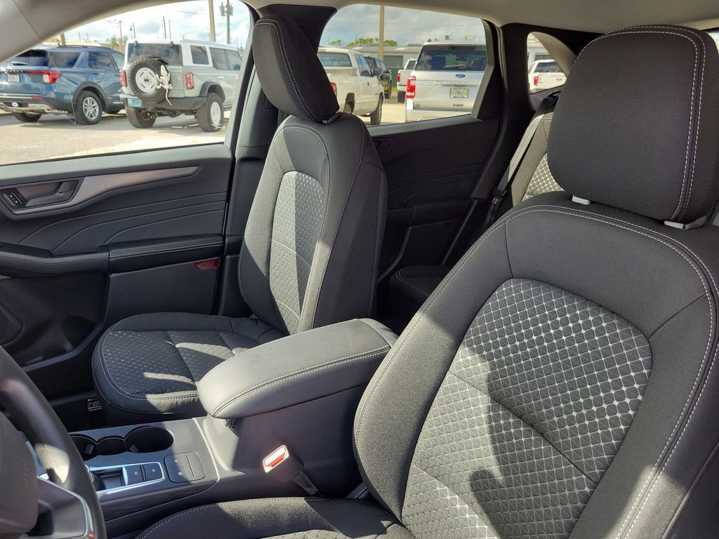 Ford Escape - Thumbnail 18