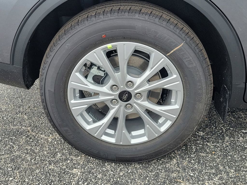 Ford Escape - Thumbnail 5