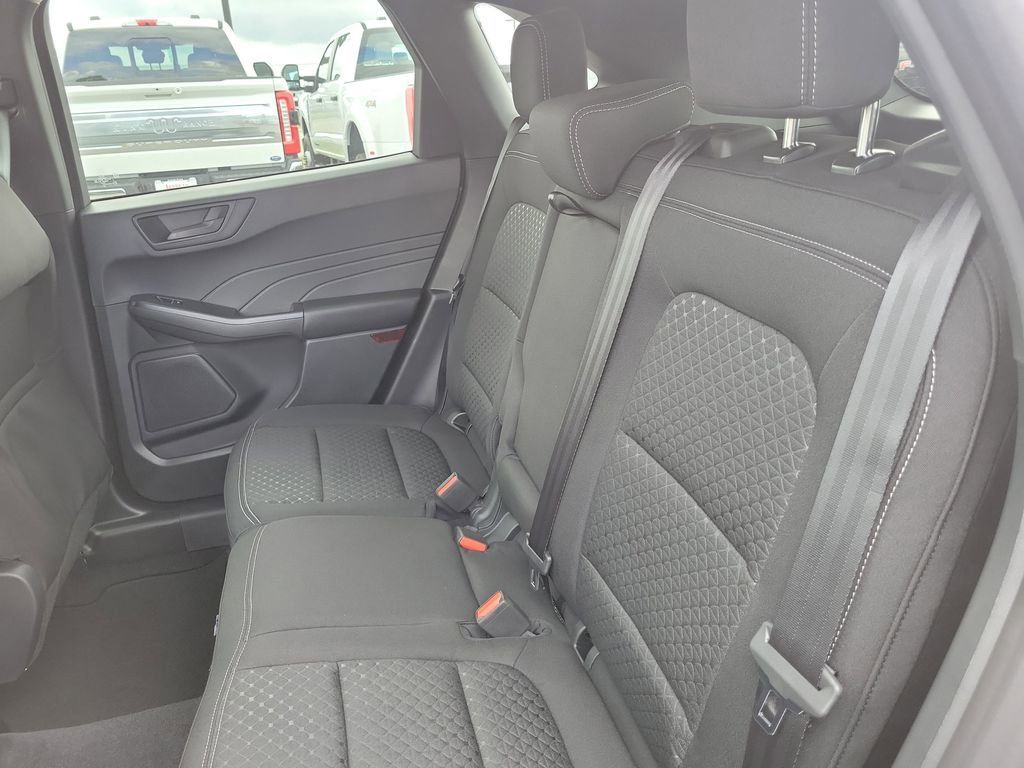 Ford Escape - Thumbnail 10