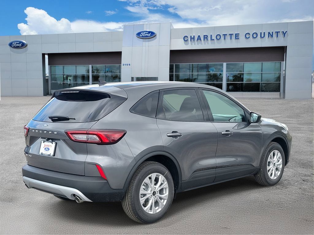 Ford Escape - Thumbnail 4