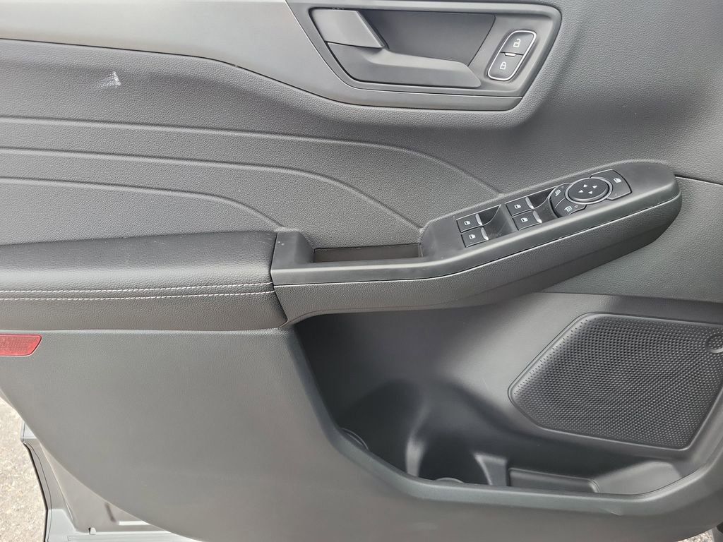 Ford Escape - Thumbnail 20