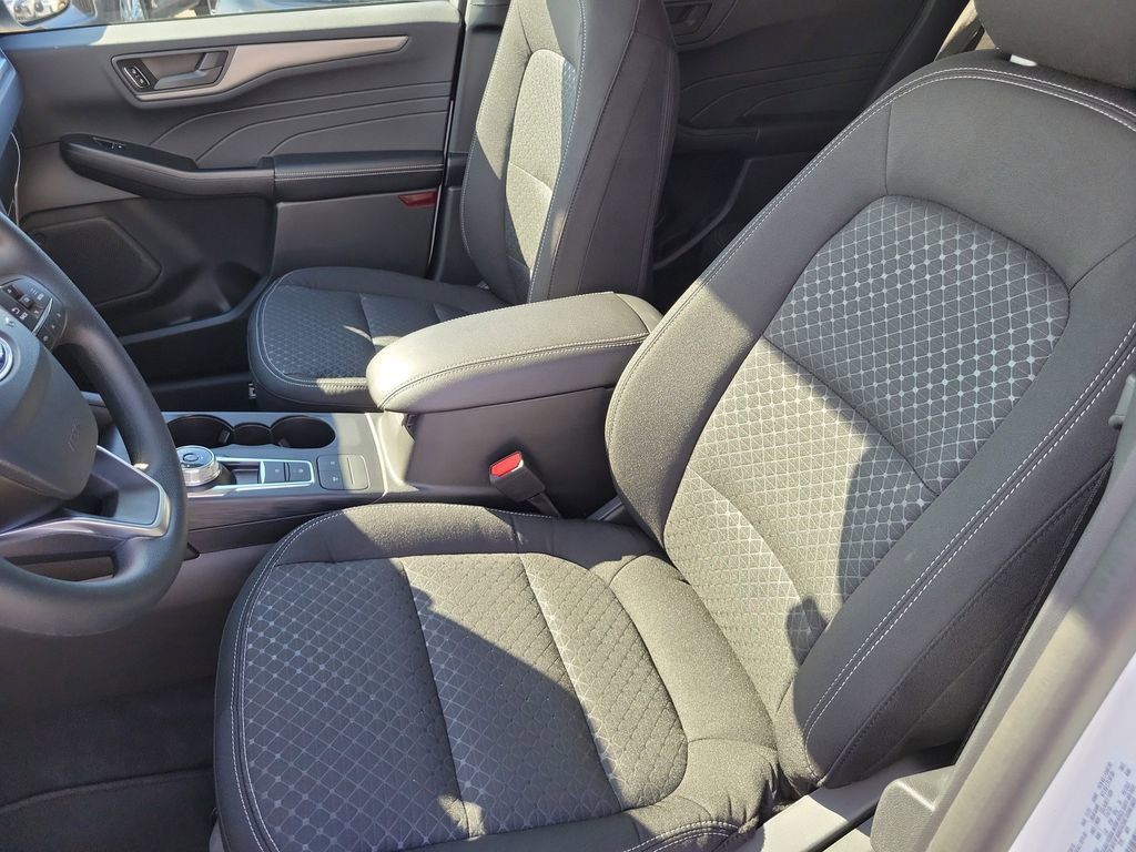 Ford Escape - Thumbnail 18